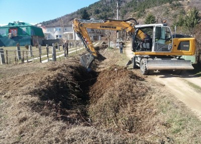 Чистење на одводен канал во с.Дихово-Општина Битола 05 и 06.11.2019 година