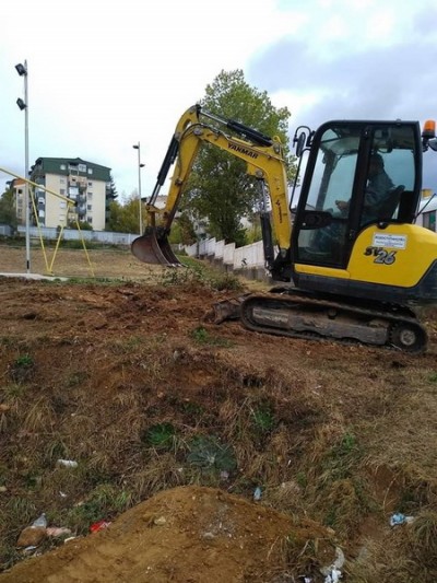 Cleaning of canal around the school yard of the elementary school Climent Ohridski -  Bitola/Manastir on 05-06 Nov 2019 